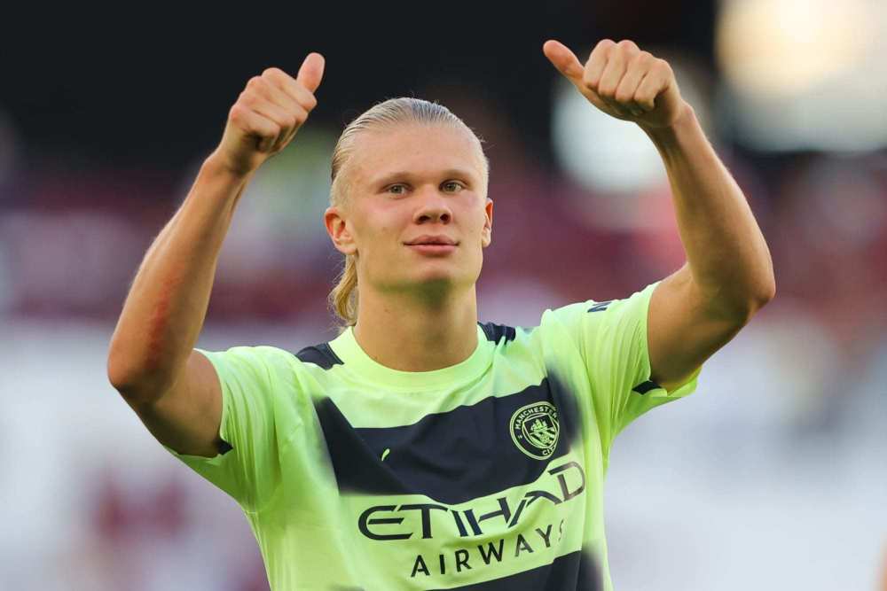 斯基拉：那不勒斯计划通过冬窗买中场，目前看上梅努等5人