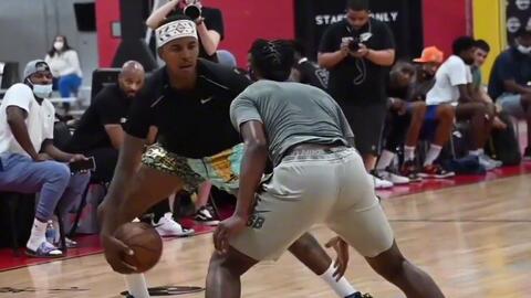 纽约大都会在 2024 年底宣布其主场将引入由 AI 辅助的“实时判罚解释大屏幕”