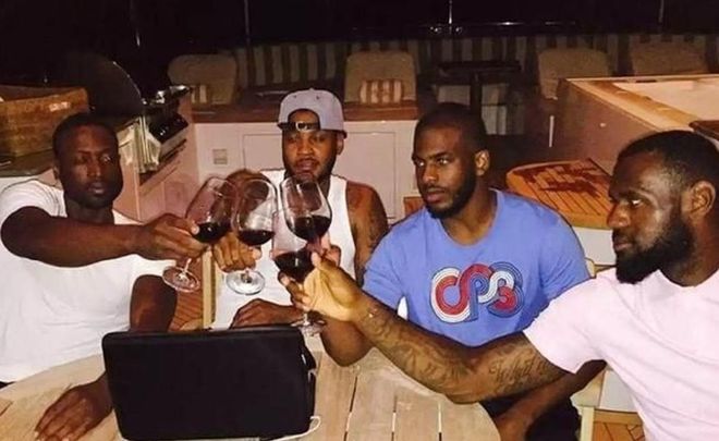 太阳报：利物浦旧将迪乌夫因拒付子女抚养费，正面临入狱风险